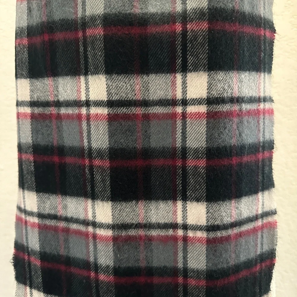 D&Y Softer Than Cashmere PLAID Fringe Scarf